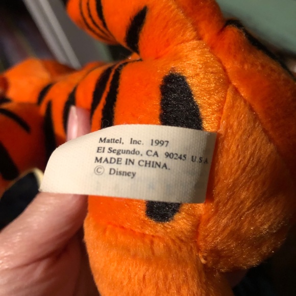 Tigger toy ©️1997 stuffed animal Disney 7.5” high Velcro paws Plush Plushie - Picture 10 of 12